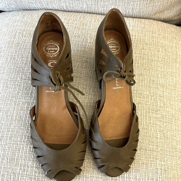 Jeffrey Campbell Leather
Wedge Peep Toe Sandals Ankle
Lace Up Closure Size 9 - Picture 2 of 10